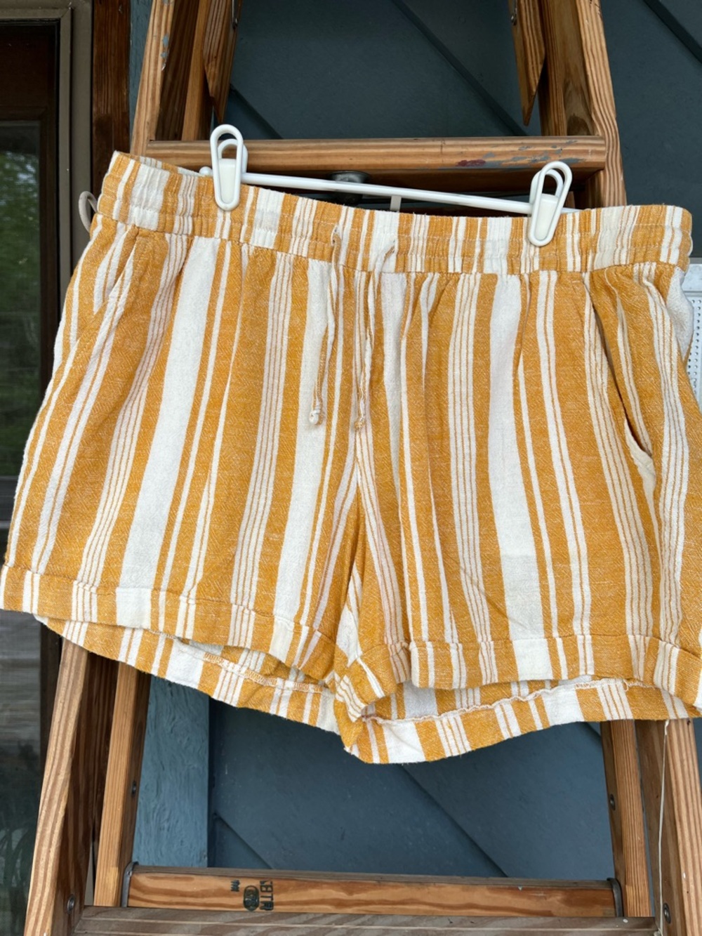 Striped Linen/rayon shorts